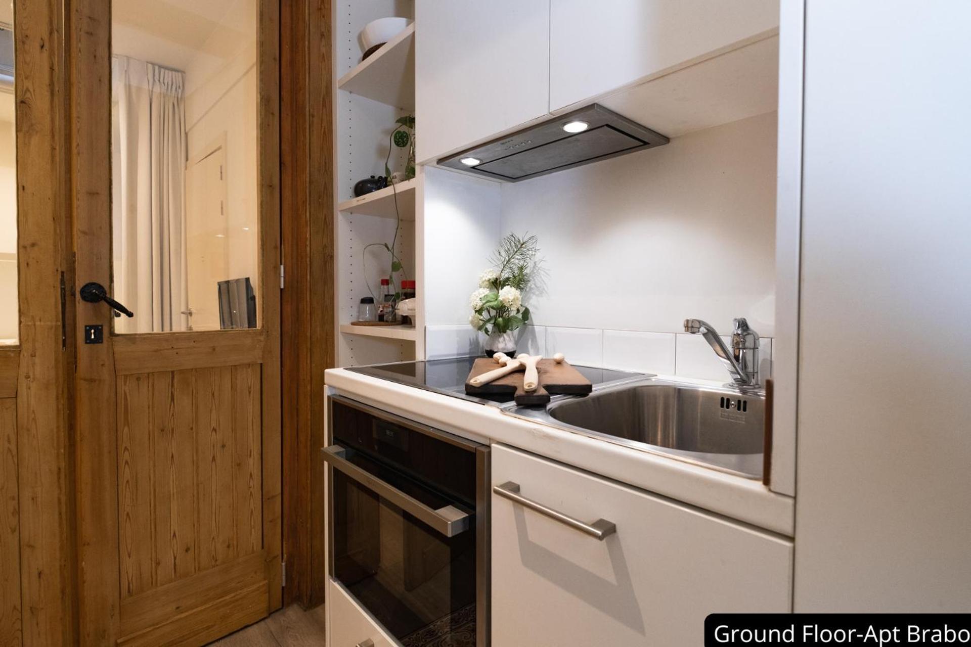 Cityhome Apartments In The Heart Of Антверпен Экстерьер фото
